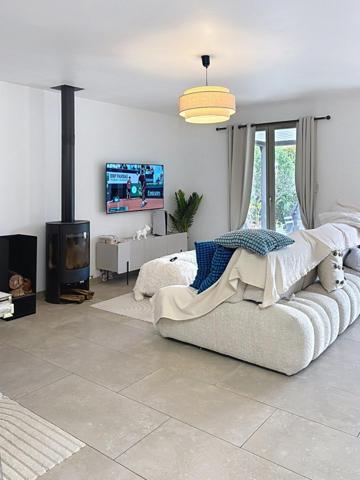 Maison plain pied, piscine, très bon état