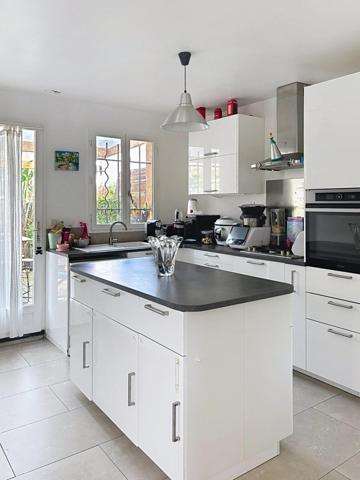 Maison plain pied, piscine, très bon état