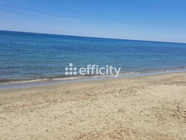 Appartement
         3 pièces
        - 70 m² 242 000 € *