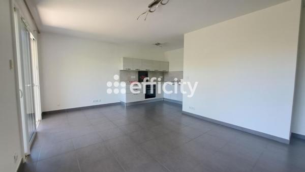 Appartement
         3 pièces
        - 70 m² 242 000 € *