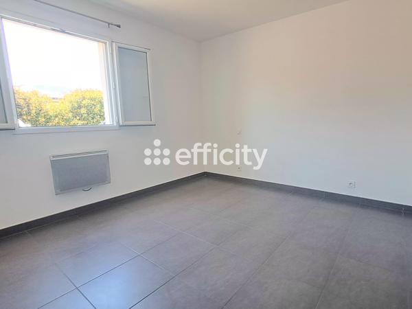 Appartement
         3 pièces
        - 70 m² 242 000 € *