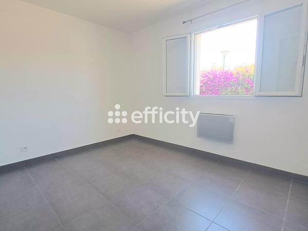 Appartement
         3 pièces
        - 70 m² 242 000 € *