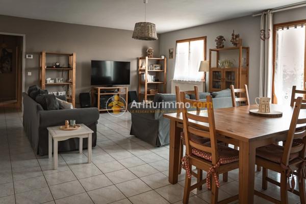 Vente                                                      Maison
                        
                     4 pièces                      96 m2                     à Bourgoin-Jallieu