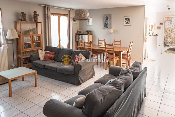 Vente                                                      Maison
                        
                     4 pièces                      96 m2                     à Bourgoin-Jallieu