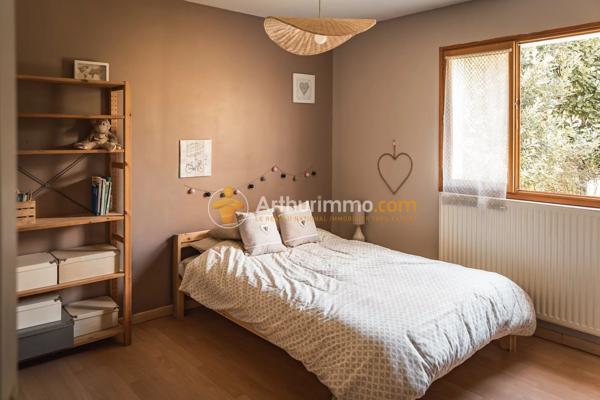 Vente                                                      Maison
                        
                     4 pièces                      96 m2                     à Bourgoin-Jallieu