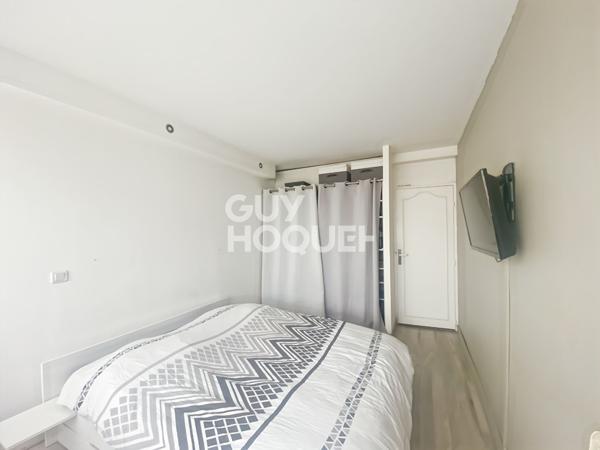 À vendre : Appartement 3 pièces à La Rochelle, place de parking, balcon couvert.