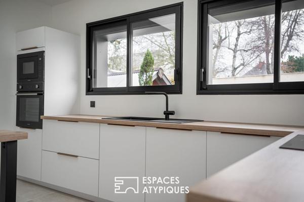 L’esprit « Maison de Maître » pour cet appartement avec jardin entre St-Donatien et la Gare