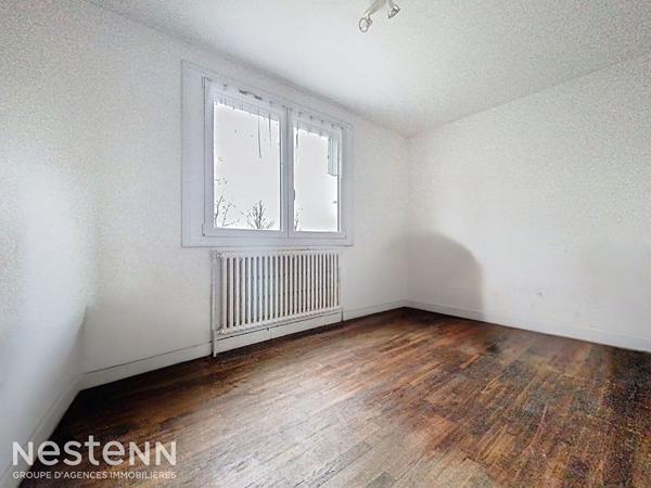 Maison en pierres des années 70 à rénover sur Mellac, 2 chambres, sous sol complet