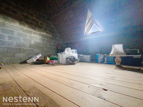 Maison en pierres des années 70 à rénover sur Mellac, 2 chambres, sous sol complet