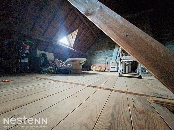 Maison en pierres des années 70 à rénover sur Mellac, 2 chambres, sous sol complet