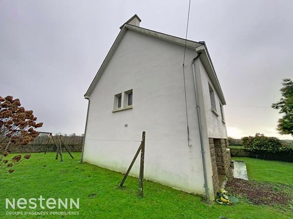 Maison en pierres des années 70 à rénover sur Mellac, 2 chambres, sous sol complet