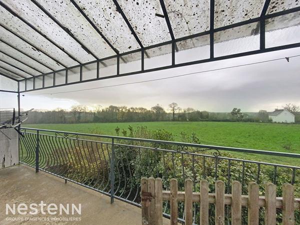 Maison en pierres des années 70 à rénover sur Mellac, 2 chambres, sous sol complet