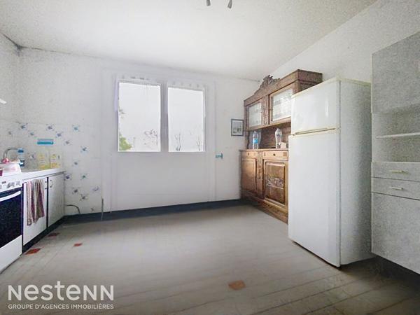 Maison en pierres des années 70 à rénover sur Mellac, 2 chambres, sous sol complet