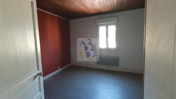 Vente maison de ville St Michel (16470), 127.00m² avec 3 pièce(s) dont 2 chambre(s). Agence Allard Brimeaud