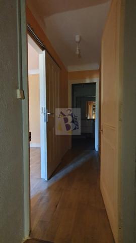 Vente maison de ville St Michel (16470), 127.00m² avec 3 pièce(s) dont 2 chambre(s). Agence Allard Brimeaud
