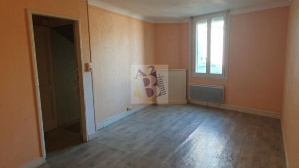 Vente maison de ville St Michel (16470), 127.00m² avec 3 pièce(s) dont 2 chambre(s). Agence Allard Brimeaud