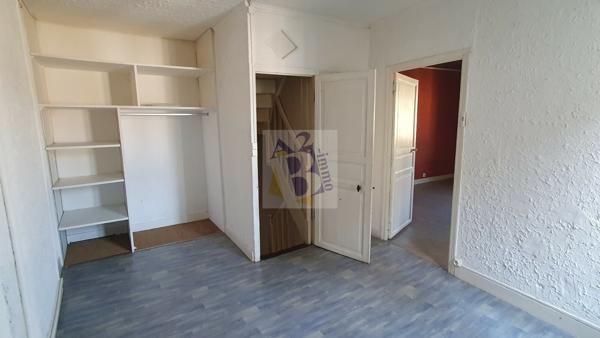 Vente maison de ville St Michel (16470), 127.00m² avec 3 pièce(s) dont 2 chambre(s). Agence Allard Brimeaud