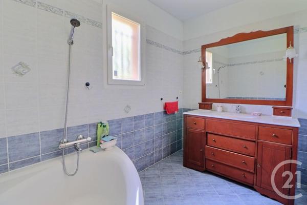 Maison à vendre  4 pièces - 130,55 m2 BAGNOLS EN FORET - 83