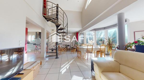 Coup de cœur : lumineux, plain-pied, mezzanine de 30 m² et grand terrain de 800 m².