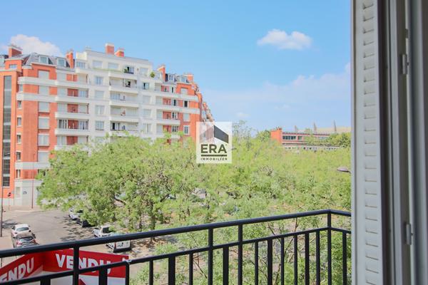 Appartement Paris 5pièce(s) 141 m2  carrez ( balcon5 m2)