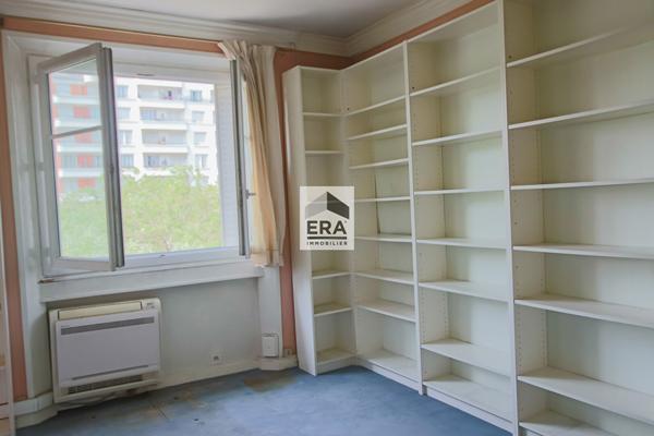 Appartement Paris 5pièce(s) 141 m2  carrez ( balcon5 m2)