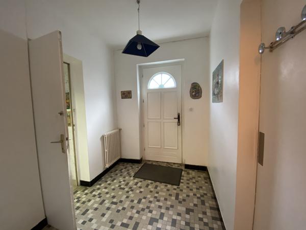 ANGOULÊME CENTRE – Quartier Saint-Martin | Maison de ville avec jardin, terrasse et garage