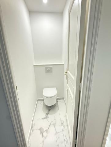 Appartement meublé neuf de 59 m2 rénové en entier - 1 chambre avec double séjour