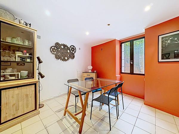 Intra-muros Avignon Maison 84 m2 4 chambres