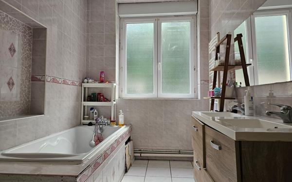 Maison à vendre    8 pièces • 199,52 m2 Saint-Étienne