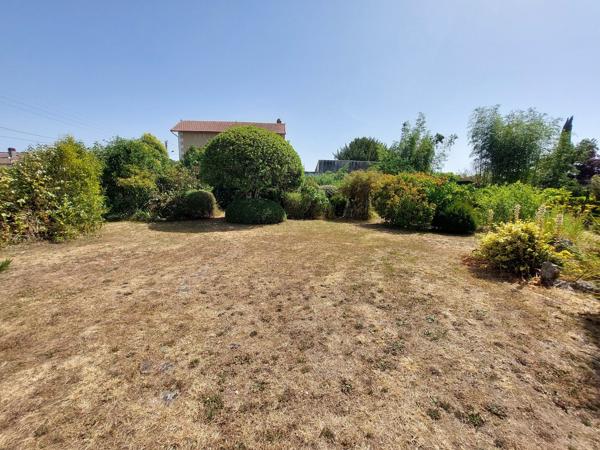 Isle d'Espagnac terrain à bâtir plat et arboré de 578 m² non viabilisé 66 000 € H.A.I.*