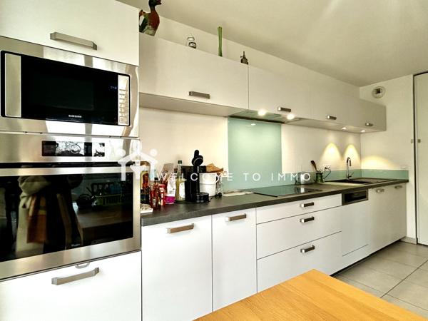 Coeur de Pessac, appartement lumineux de 61m², 2 chambres, balcon et 2 places de parking en sous sol Pessac (33600)