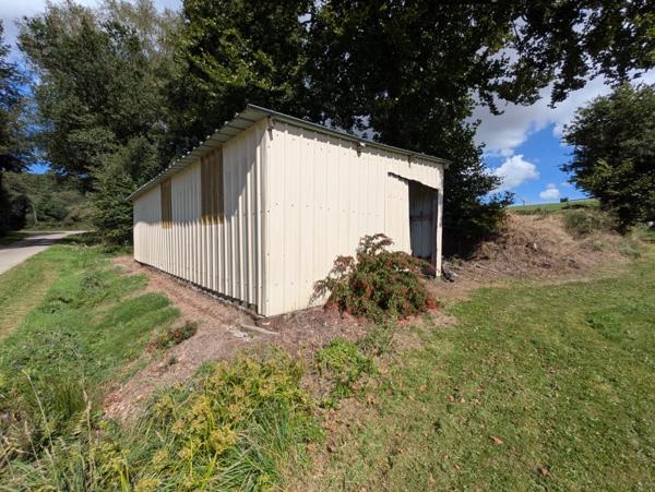 SILFIAC JOLIE MAISON DE CAMPAGNE AVEC VIE DE PLAIN PIED DE 4 PIECES 56 m² 2 DEPENDANCES PARCELLE DE 1084m²