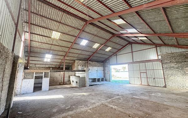 Maison à vendre    2 pièces • 320 m2 Lescar