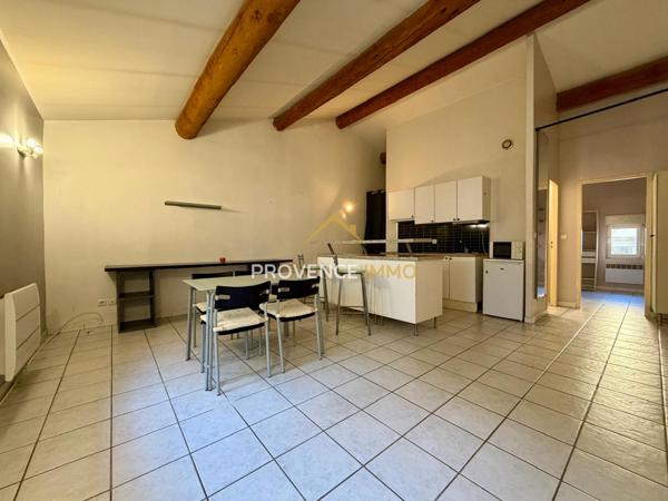 Salon-de-Provence (13300) Appartement T3 de 62m² - Dernier Étage - Petite Copropriété - Cave