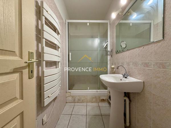Salon-de-Provence (13300) Appartement T3 de 62m² - Dernier Étage - Petite Copropriété - Cave