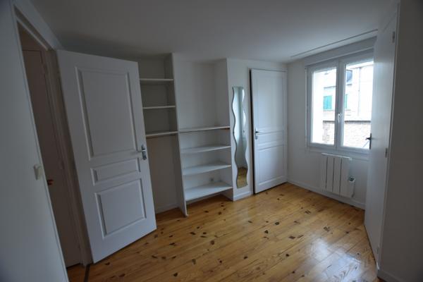 A louer Appartement F2 - Elbeuf 76500- Réf PIRE-2D
