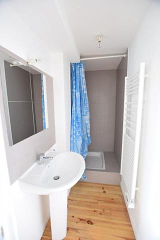 A louer Appartement F2 - Elbeuf 76500- Réf PIRE-2D