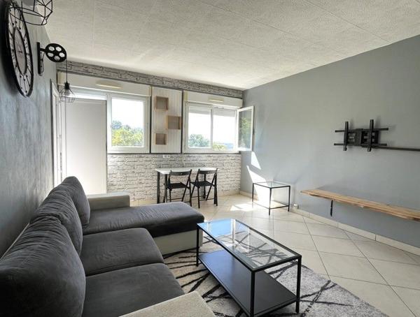 Appartement à louer 950 € CC Aubergenville 3 p 56 m² DPE E