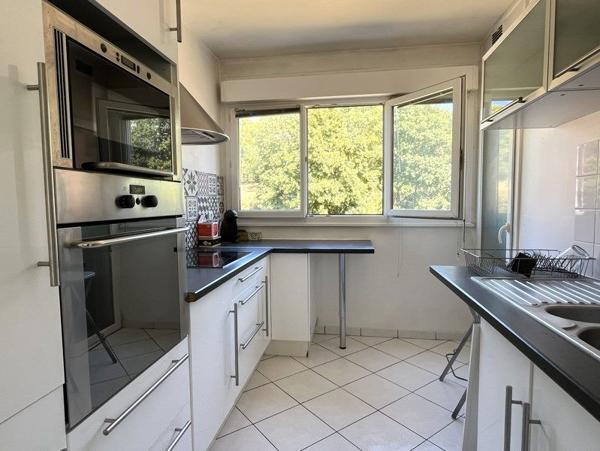 Appartement à louer 950 € CC Aubergenville 3 p 56 m² DPE E