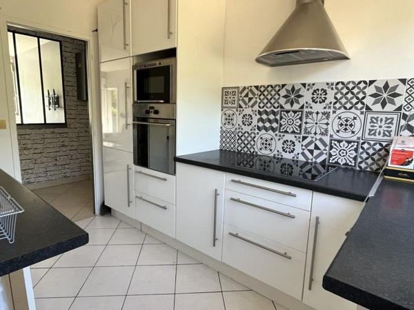 Appartement à louer 950 € CC Aubergenville 3 p 56 m² DPE E