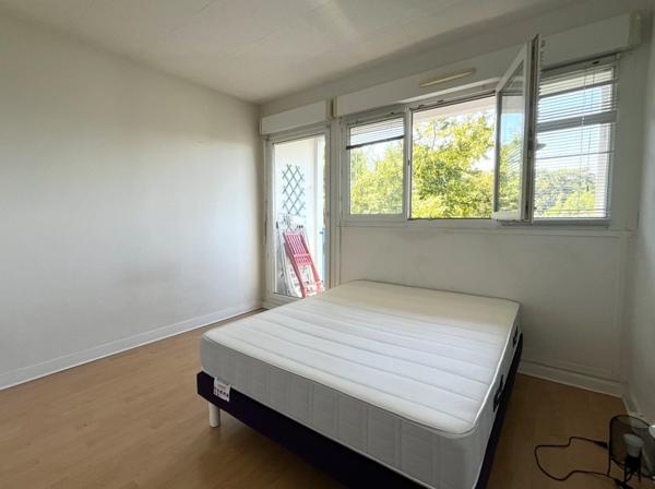 Appartement à louer 950 € CC Aubergenville 3 p 56 m² DPE E