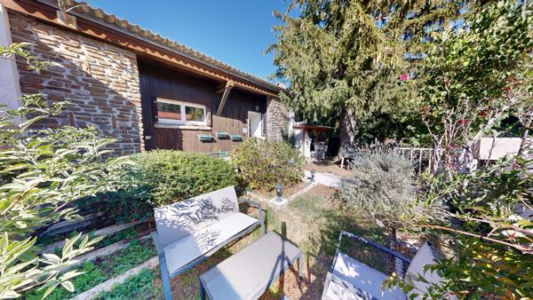 Proche CARCASSONNE, Maison avec jardin dans la Montagne Noire.