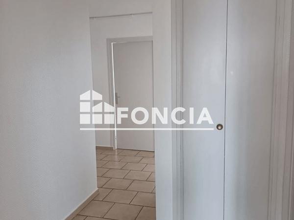 Location Appartement 3 pièces 80.5 m² - 4-6-8 RUE DE MALBRANDE Annemasse 74100