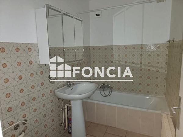 Location Appartement 3 pièces 80.5 m² - 4-6-8 RUE DE MALBRANDE Annemasse 74100