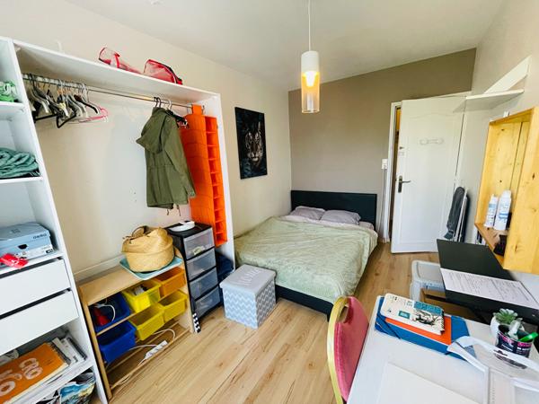 À vendre appartement calme au coeur d'une copropriété ravalée et isolée - 4 chambres - Ascenseur - Stationnement privé sécurisé , Nantes À vendre appartement calme au coeur d'une copropriété ravalée et isolée - 4 chambres - Ascenseur - Stationnement privé sécurisé , Nantes