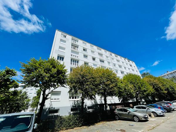 À vendre appartement calme au coeur d'une copropriété ravalée et isolée - 4 chambres - Ascenseur - Stationnement privé sécurisé , Nantes À vendre appartement calme au coeur d'une copropriété ravalée et isolée - 4 chambres - Ascenseur - Stationnement privé sécurisé , Nantes