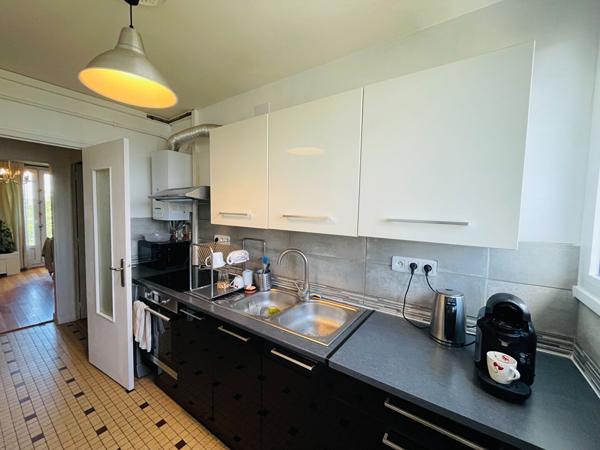 À vendre appartement calme au coeur d'une copropriété ravalée et isolée - 4 chambres - Ascenseur - Stationnement privé sécurisé , Nantes À vendre appartement calme au coeur d'une copropriété ravalée et isolée - 4 chambres - Ascenseur - Stationnement privé sécurisé , Nantes