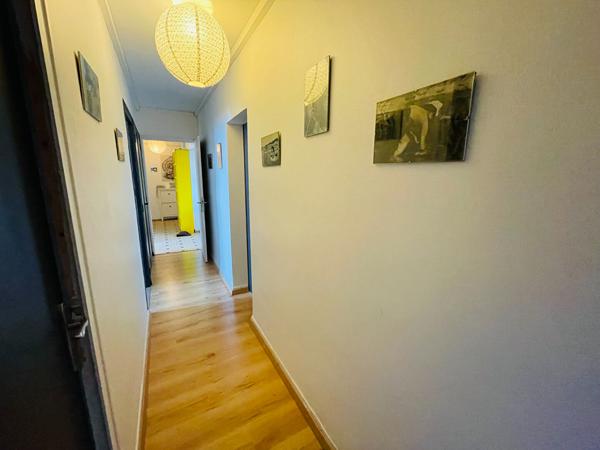 À vendre appartement calme au coeur d'une copropriété ravalée et isolée - 4 chambres - Ascenseur - Stationnement privé sécurisé , Nantes À vendre appartement calme au coeur d'une copropriété ravalée et isolée - 4 chambres - Ascenseur - Stationnement privé sécurisé , Nantes