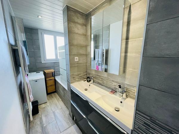 À vendre appartement calme au coeur d'une copropriété ravalée et isolée - 4 chambres - Ascenseur - Stationnement privé sécurisé , Nantes À vendre appartement calme au coeur d'une copropriété ravalée et isolée - 4 chambres - Ascenseur - Stationnement privé sécurisé , Nantes