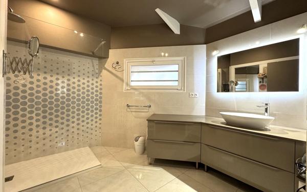 Maison à vendre    5 pièces •  Pézenas